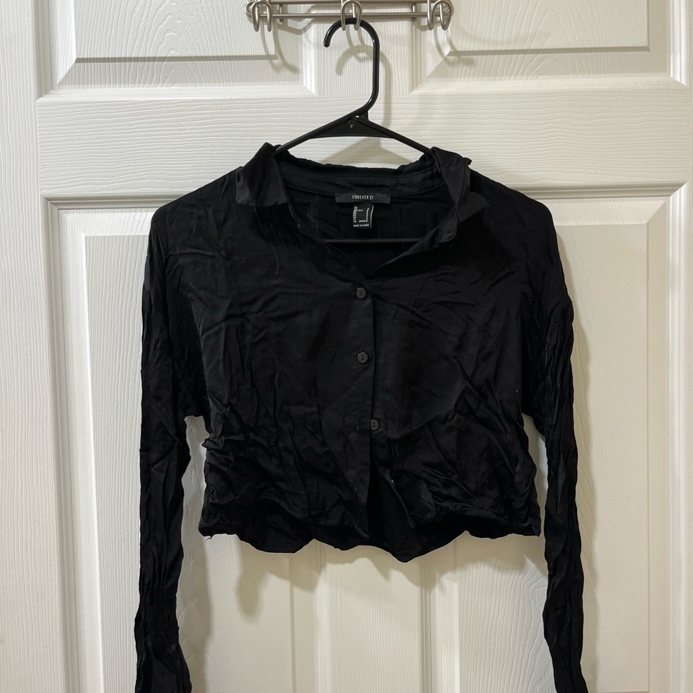 Forever 21 Black Button-Down Crop Shirt